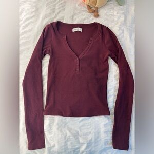 Hollister Long Sleeve - Burgundy 🧸